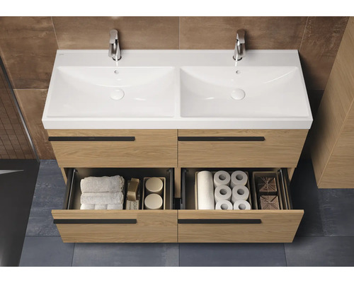 Meuble de lavabo avec deux vasques, meuble bas en bois et tiroirs ouverts