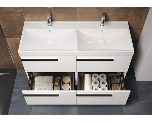 Salle de bains avec meuble sous-lavabo, deux lavabos et tiroirs de rangement