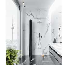 Modernes Badezimmer mit Duschabtrennung, Waschbecken und Fernsehturm im Hintergrund