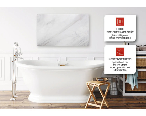 Badezimmer mit freistehender Badewanne und Infrarotheizung mit Marmoroptik