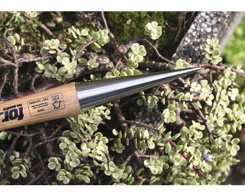 Erdlocher aus Stahl und Holz mit FSC Siegel