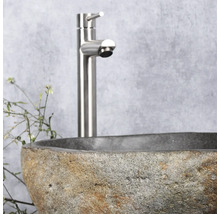 Vasque en pierre naturelle avec robinet