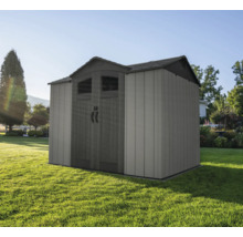 Gartenschuppen aus Kunststoff im Garten