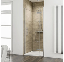 Douche à l'italienne avec receveur de douche et robinetterie de douche dans une salle de bains moderne