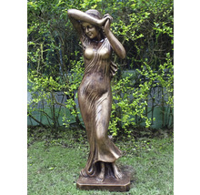 Figure de femme comme décoration de jardin