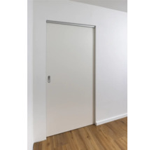 Weiße Schiebetür vor einer weißen Wand