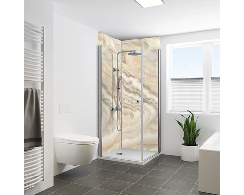 Salle de bains avec douche, toilettes, sèche-serviettes et fenêtre pour une ambiance lumineuse et organisée