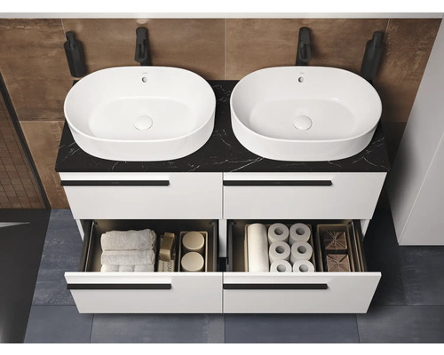 Salle de bain moderne avec double vasque, tiroirs et espaces de rangement