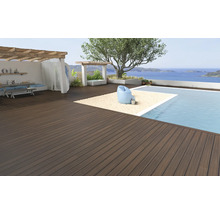 Terrasse mit Holzboden, Pool und Meerblick