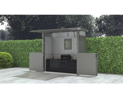 Grillküche mit Grill, Spüle und Arbeitsfläche im Garten