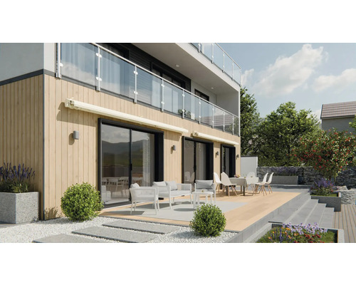 Façade de maison avec stores, terrasse avec mobilier de jardin et plantations