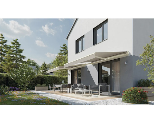 Hausfassade mit Terrassenüberdachung, Gartenmöbeln und Aussenbereich