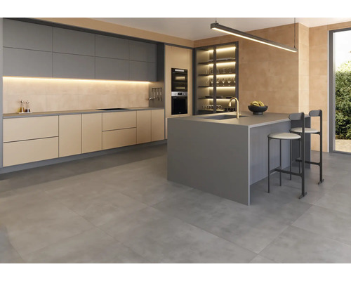 Cuisine moderne avec îlot de cuisine, tabourets de bar et armoires encastrées pour un design de cuisine élégant.