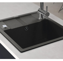 Évier avec égouttoir et robinet