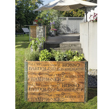 Holzpflanzkasten mit Schriftzug im Garten