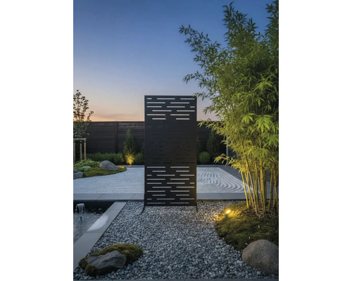 Jardin zen avec paravent, gravier et bambou