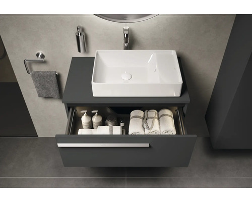 Salle de bains moderne avec lavabo, meuble sous-lavabo avec tiroir et accessoires de salle de bains