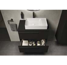 Salle de bain moderne avec meuble sous-lavabo noir et tiroir ouvert