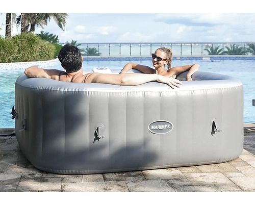 Aufblasbarer grauer Whirlpool mit zwei Personen am Pool