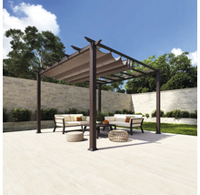 Terrasse mit Pergola, Sofas, Tisch und Hockern für den Außenbereich