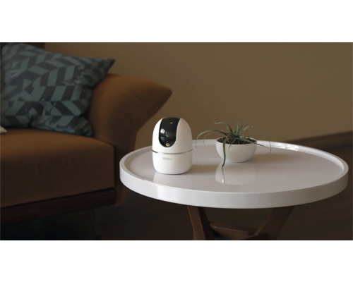 Caméra de surveillance Imou sur une table
