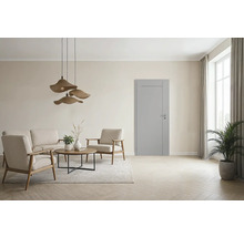 Salon avec canapé, fauteuils, table et porte intérieure