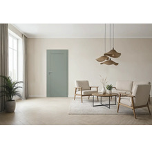 Salon avec porte, canapé, fauteuils et lampe