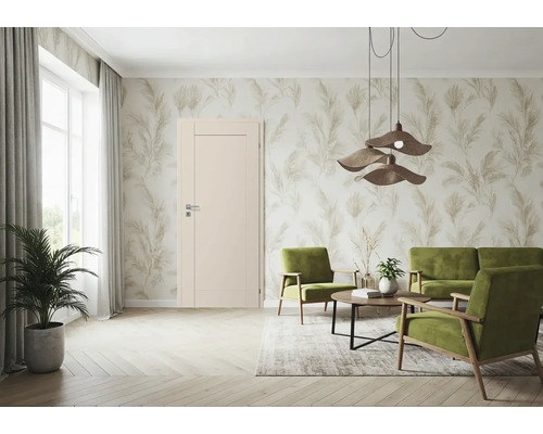 Heller Wohnraum mit Innentür, Sofa, Sesseln und dekorativer Lampe