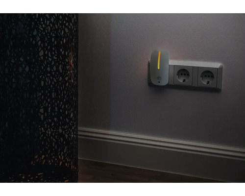 Veilleuse avec détecteur de mouvement dans la prise