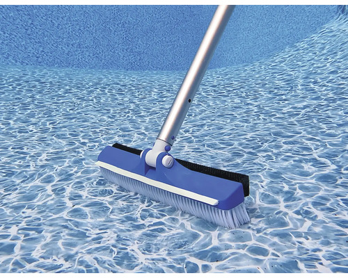 Brosse de piscine avec manche télescopique pour le nettoyage des piscines