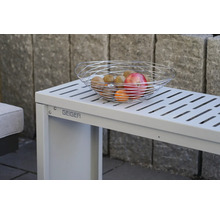 Corbeille de fruits sur une table Geiger