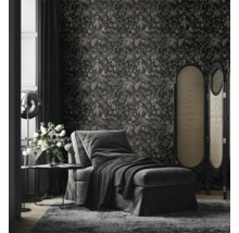 Salon avec méridienne, paravent et papier peint à fleurs