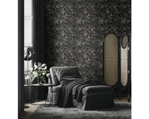 Salon avec méridienne, paravent et papier peint à fleurs