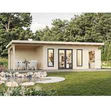 Abri de jardin avec terrasse couverte, fenêtres et une porte ouverte