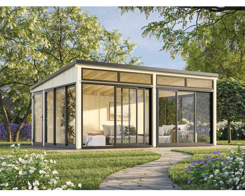 Modernes Gartenhaus mit großen Glasfronten und Schiebetüren in einem blühenden Garten.