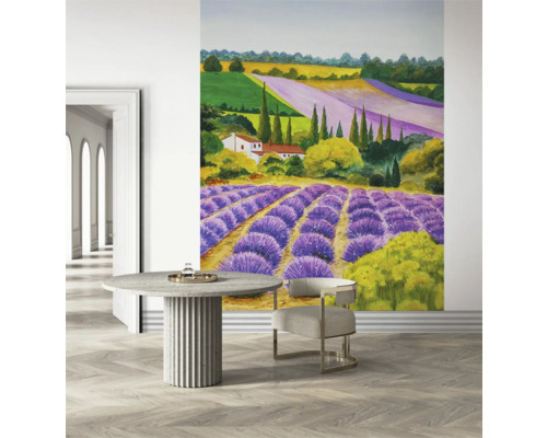 Image murale avec motif de champ de lavande dans une pièce lumineuse avec table à manger et chaise