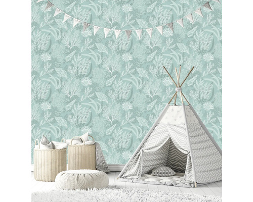 Chambre d'enfant avec papier peint décoratif, tente de jeu et paniers de rangement