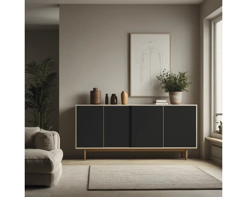 Wohnzimmer mit Sideboard, Dekoration und Teppich