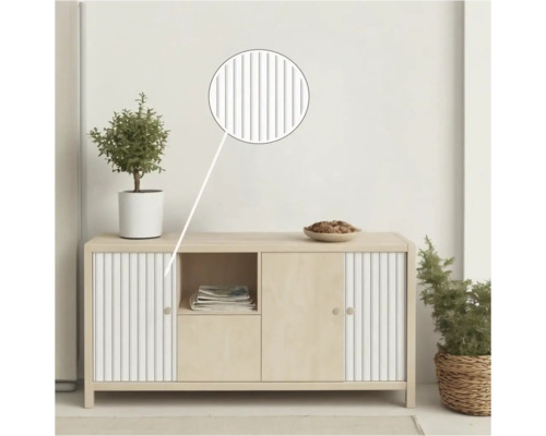 Buffet avec portes, étagère et éléments rainurés