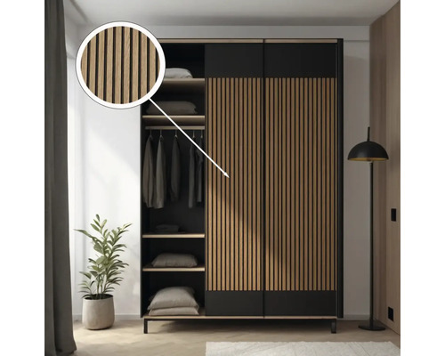 Armoire à portes coulissantes avec façade à lamelles en bois, compartiments intérieurs et tringle à vêtements dans la chambre