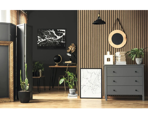 Idée d'aménagement pour un bureau avec un bureau, une commode et des éléments décoratifs.