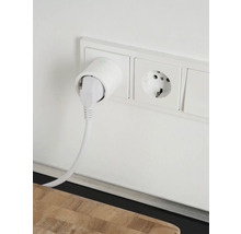 Steckdosenleiste mit Stecker und Kabel