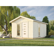 Abri de jardin avec murs en bois, fenêtres et porte dans le jardin