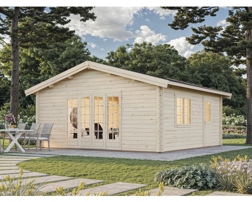 Holzgartenhaus mit Fenstern und Türen in einem Garten