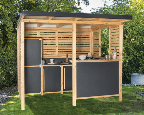 Holzküche für den Garten mit Dach und Ablageflächen