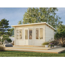 Abri de jardin en bois avec fenêtres et porte double sur terrasse en bois dans le jardin