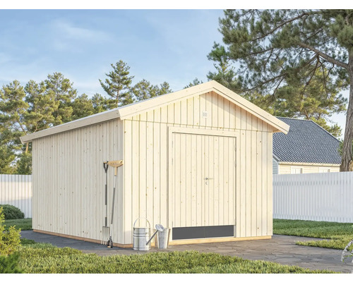 Gartenszene mit Holzgartenhaus, Gartengeräten und Pflanzen