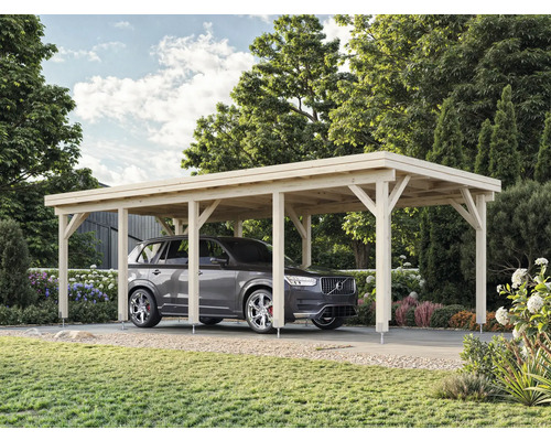 Carport aus Holz mit Auto im Garten