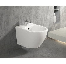 Bidet mural avec robinet dans une salle de bain.