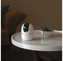 IMOU Überwachungskamera auf einem Tisch